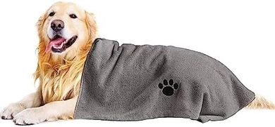 Large, absorbent microfiber dog towels (40x23.6 inches), grey.